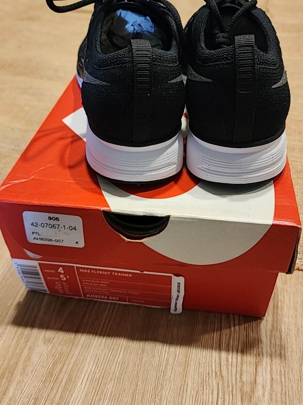 Nike Black Flyknit Trainers - Women's - Picture 4 of 5